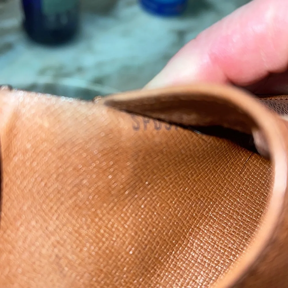 Louis Vuitton Men's Monogram Elise Wallet